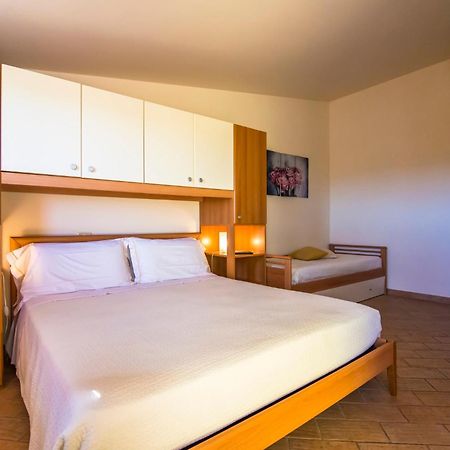 Appartamenti E Affittacamere Le Due Ruote Alberese Habitación foto